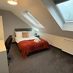 Six Bedroom House On Southmead Road Bristol