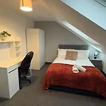 Сasa de vacaciones Six Bedroom House On Southmead Road Bristol