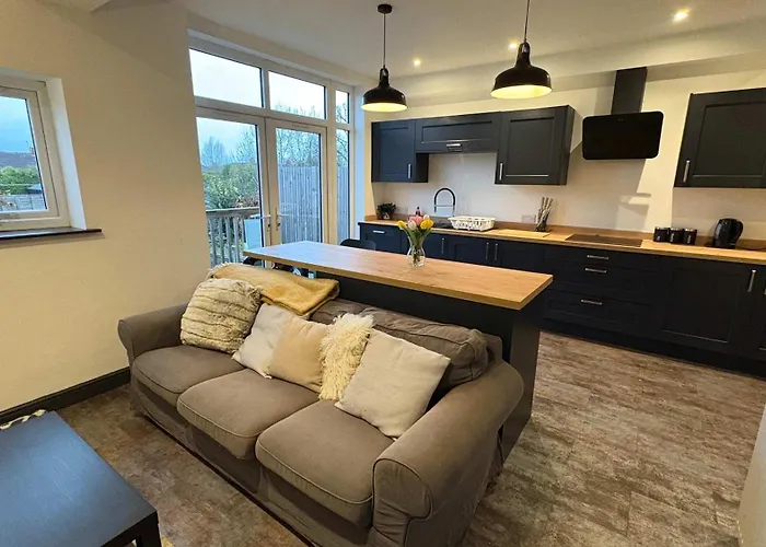 Будинок відпочинку Six Bedroom House On Southmead Road Бристоль