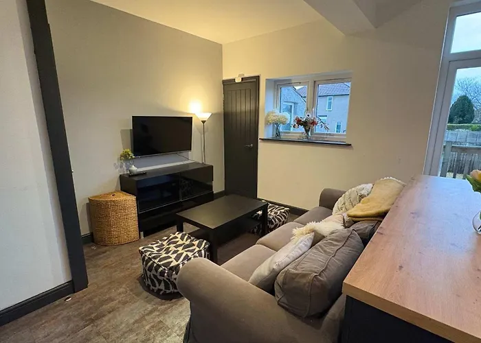 Six Bedroom House On Southmead Road * Бристоль