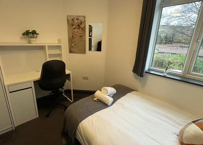 Dom wakacyjny Six Bedroom House On Southmead Road *