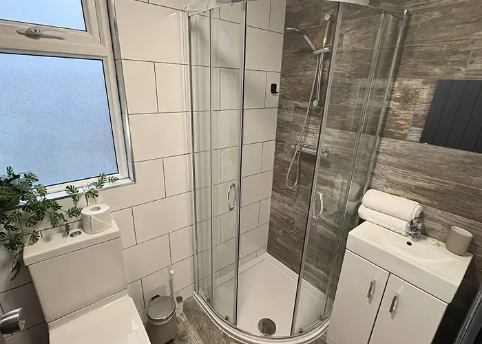 Six Bedroom House On Southmead Road Будинок відпочинку